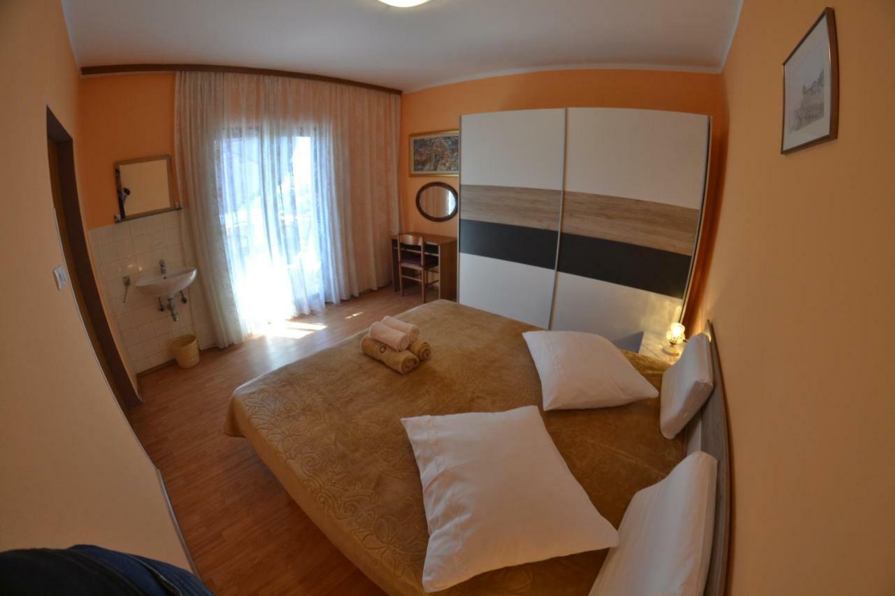 Apartman Jadranka Palit Екстер'єр фото