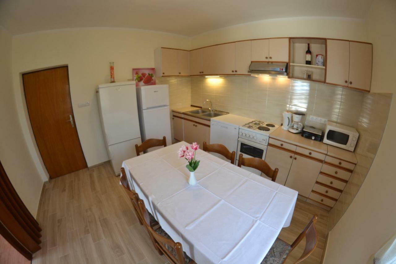 Apartman Jadranka Palit Екстер'єр фото