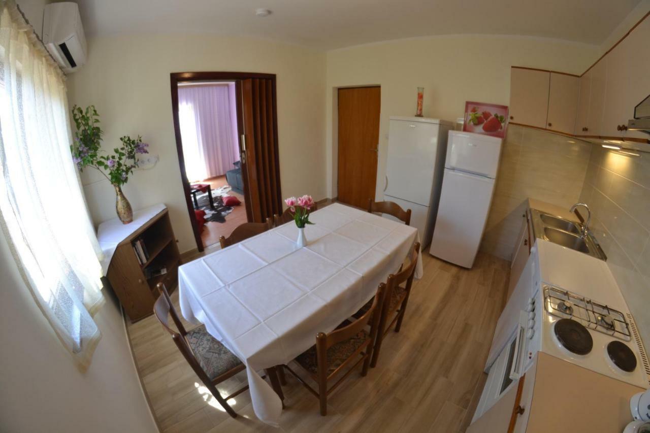 Apartman Jadranka Palit Екстер'єр фото