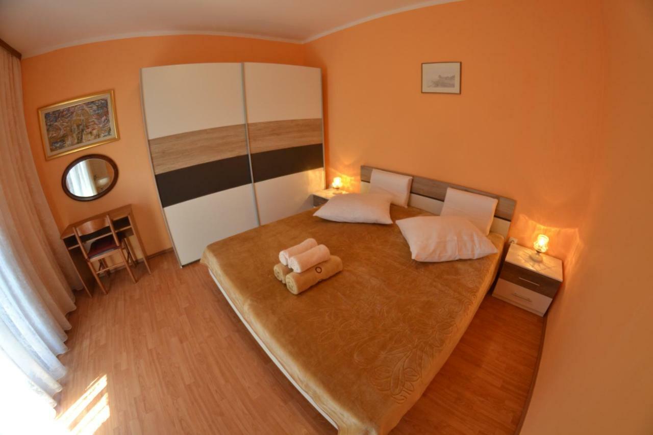 Apartman Jadranka Palit Екстер'єр фото