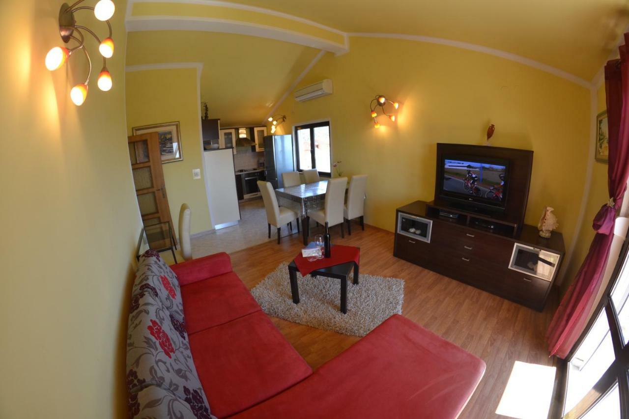 Apartman Jadranka Palit Екстер'єр фото