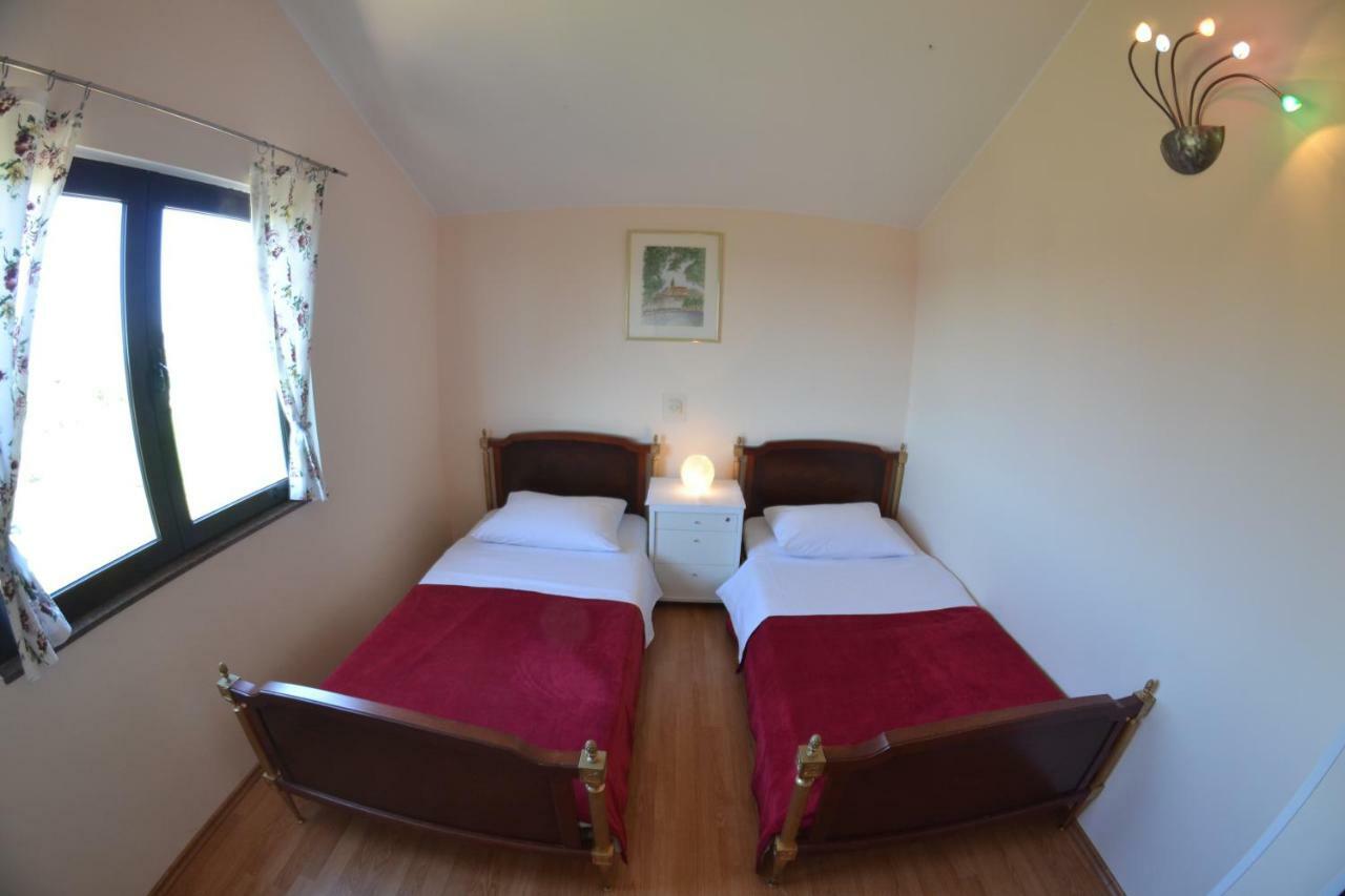 Apartman Jadranka Palit Екстер'єр фото