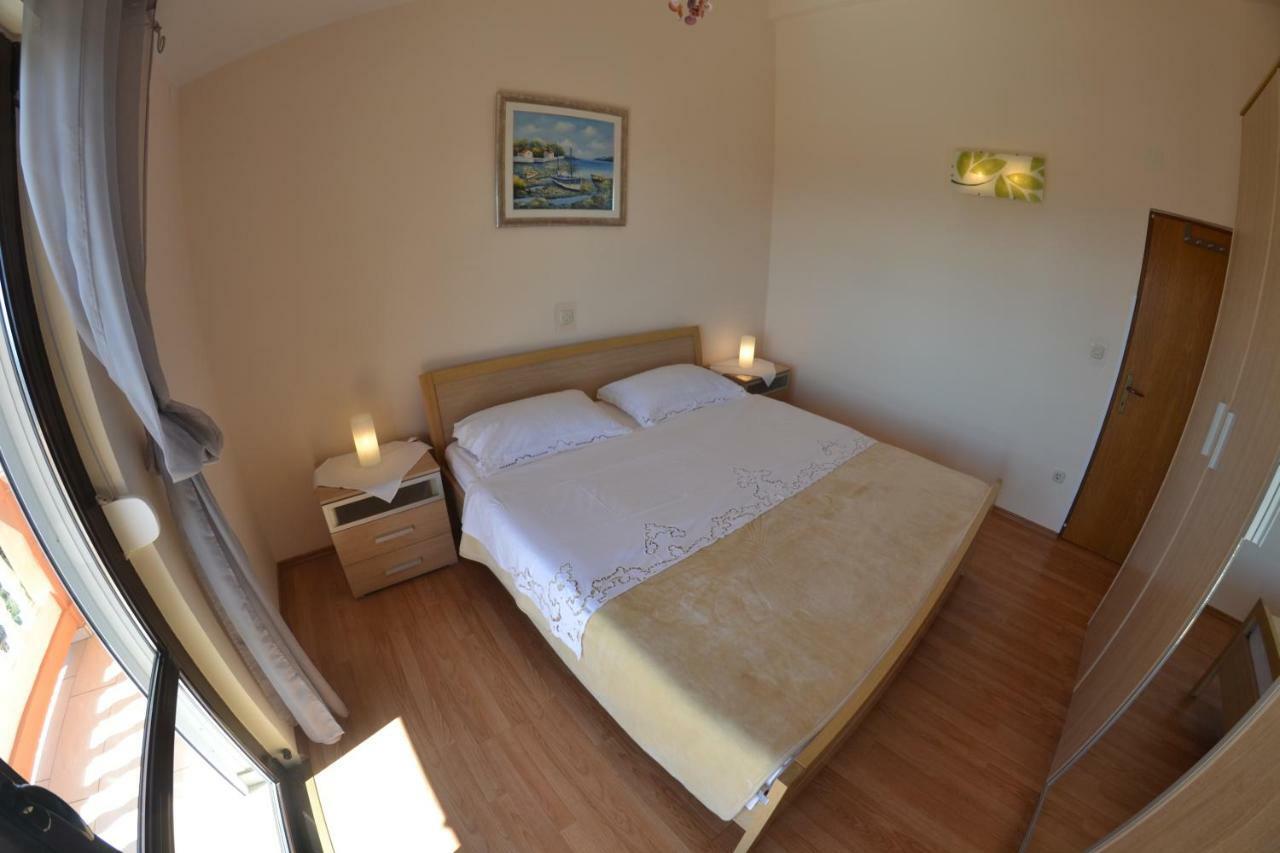Apartman Jadranka Palit Екстер'єр фото